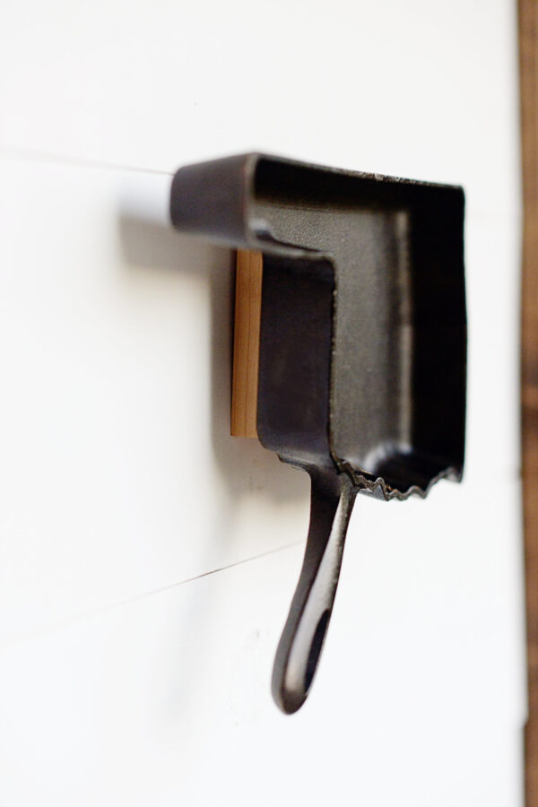 Magnetic Display Hanger - Image 3
